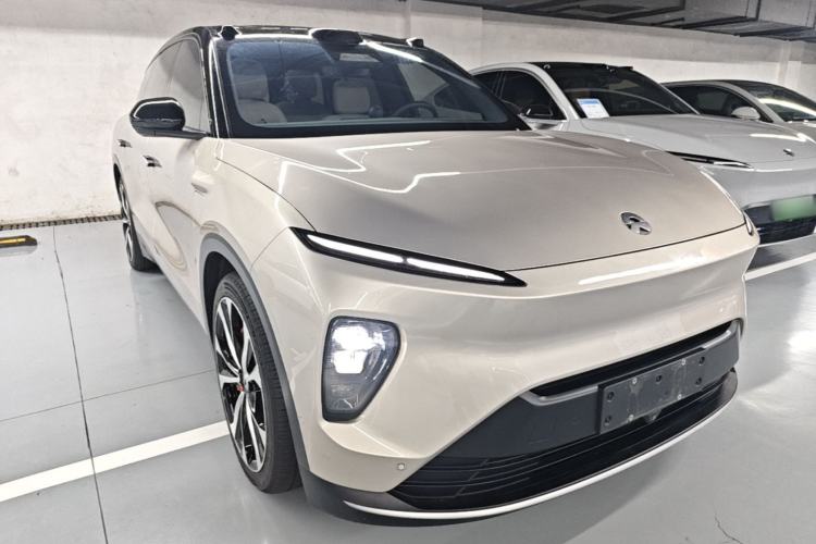 Used Nio ES8 2023 100kWh Executive Edition Front Right 45 Deg