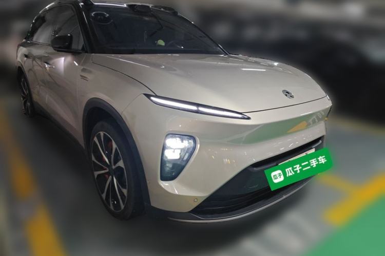 Used Nio ES8 2023 100kWh Signature Edition Front Right 45 Deg