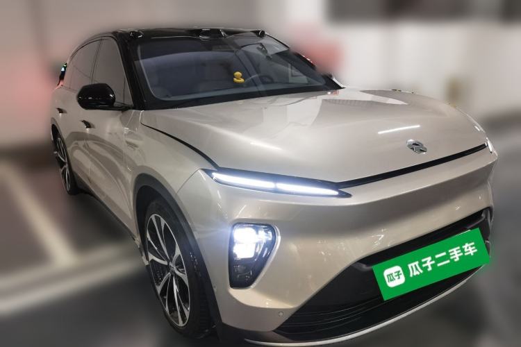 Used Nio ES8 2023 100kWh Signature Edition Front Right 45 Deg