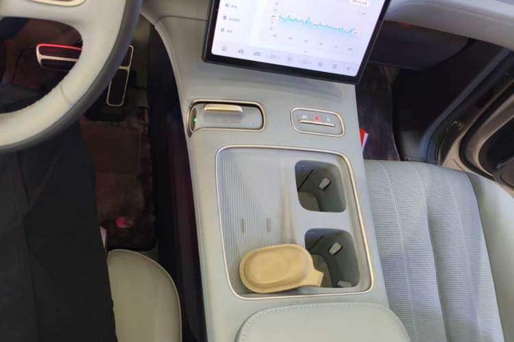 Used Nio ES8 2023 100kWh Signature Edition Gear Lever