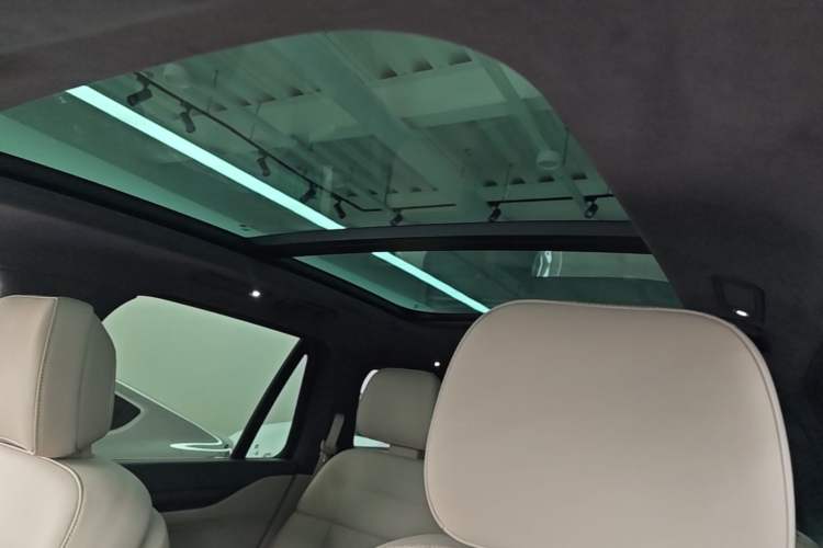 Used Nio ES8 2023 100kWh Signature Edition Headliner