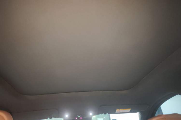 Used Nio ES8 2023 75 kWh Headliner