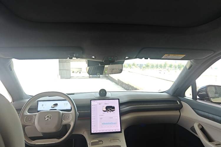 Used Nio ES8 2023 75 kWh Executive Edition Headliner