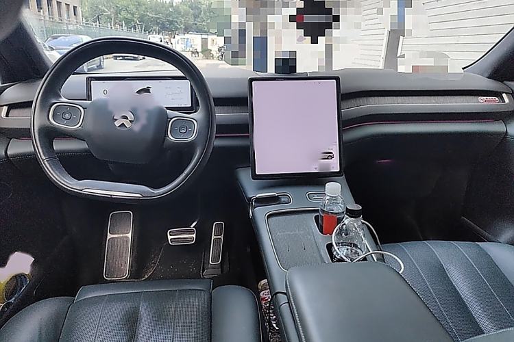 Used Nio ES8 2023 100kWh Signature Edition Interior 2