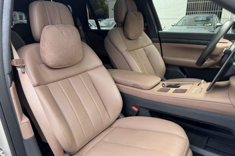 Used Nio ES8 2023 75 kWh Interior 3