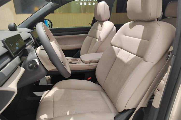 Used Nio ES8 2023 75 kWh Executive Edition Interior 3