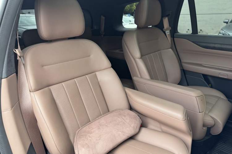Used Nio ES8 2023 75 kWh Interior 4