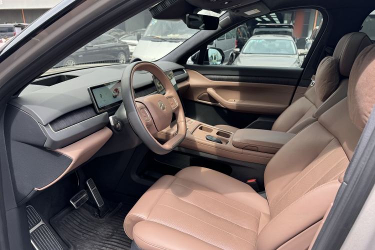 Used Nio ES8 2023 75 kWh Interior 5