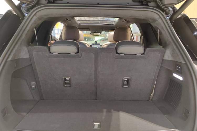 Used Nio ES8 2023 75 kWh Executive Edition Interior 7