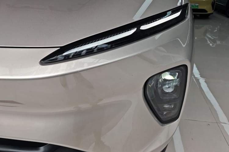 Used Nio ES8 2023 100kWh Signature Edition Left Front Headlight