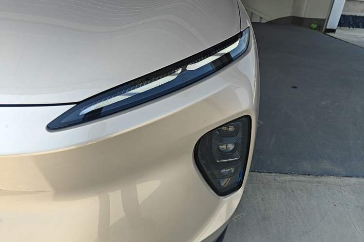 Used Nio ES8 2023 75 kWh Executive Edition Left Front Headlight