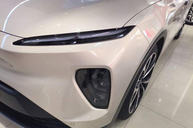 Used Nio ES8 2023 100kWh Signature Edition Left Front Headlight