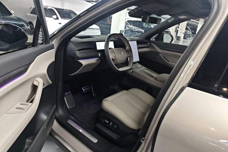 Used Nio ES8 2023 100kWh Executive Edition Left Front Seat