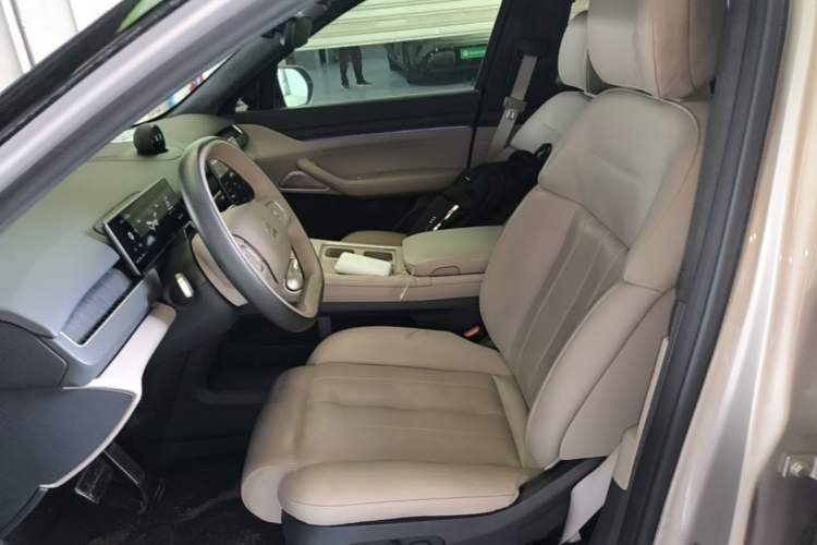 Used Nio ES8 2023 75 kWh Executive Edition Left Front Seat