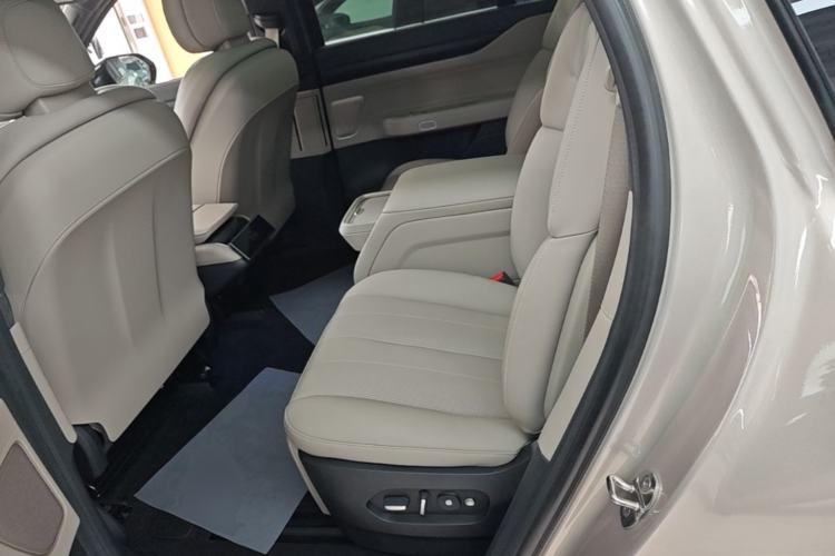 Used Nio ES8 2023 100kWh Signature Edition Left Rear Seat
