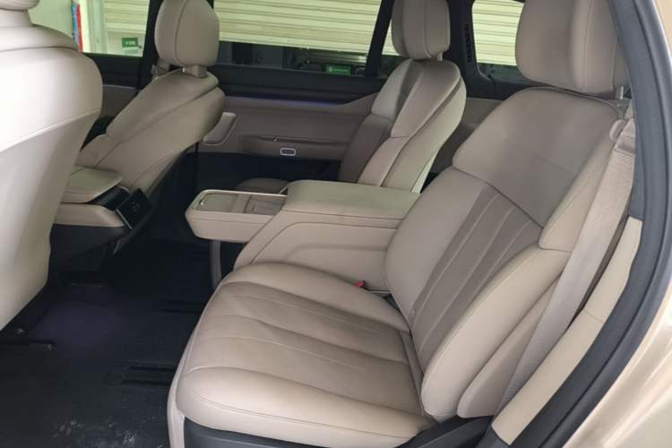 Used Nio ES8 2023 75 kWh Executive Edition Left Rear Seat
