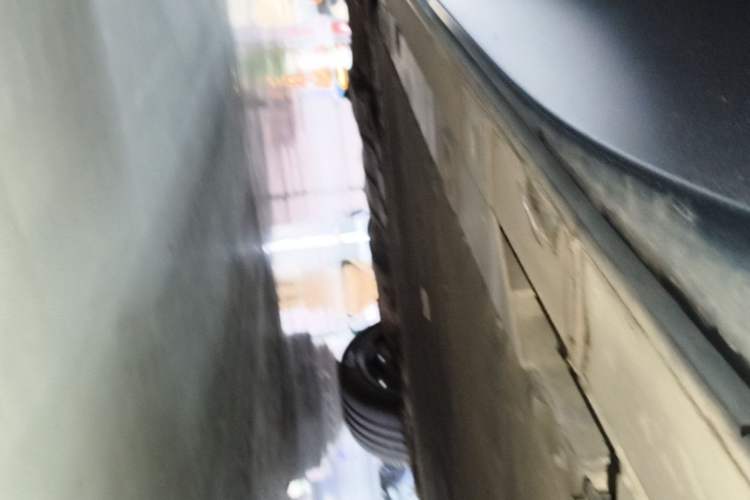 Used Nio ES8 2023 100kWh Signature Edition Left Side Sill