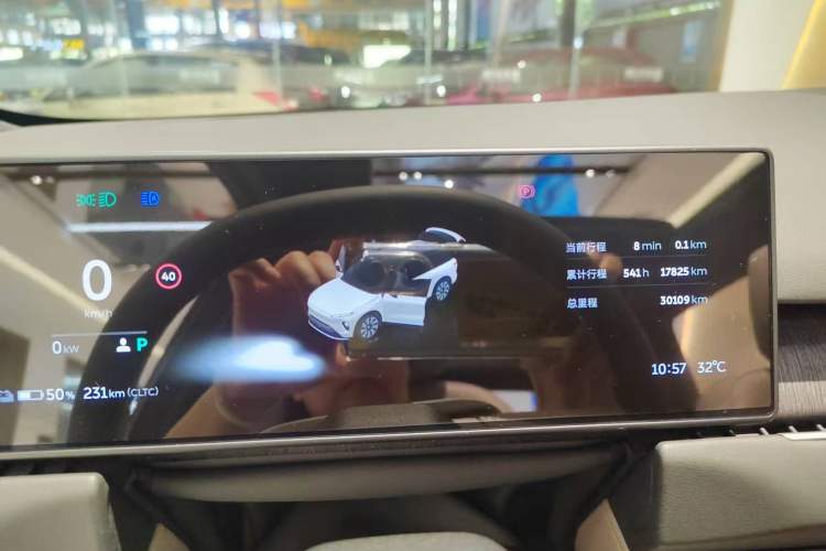 Used Nio ES8 2023 75 kWh Executive Edition Odometer Close Up