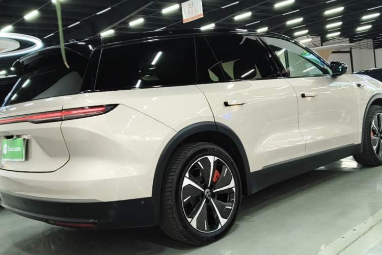 Used Nio ES8 2023 100kWh Signature Edition Rear Right 45 Deg