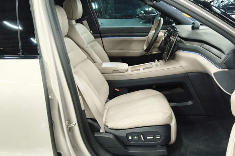 Used Nio ES8 2023 100kWh Signature Edition Right Front Seat