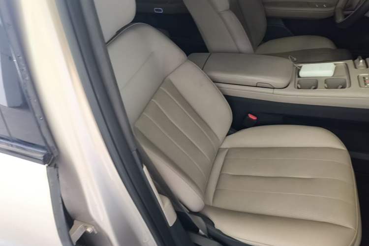 Used Nio ES8 2023 75 kWh Executive Edition Right Front Seat