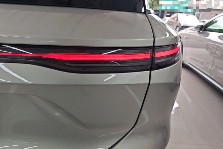 Used Nio ES8 2023 100kWh Signature Edition Right Rear Taillight