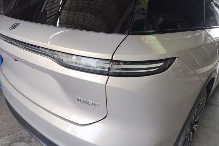 Used Nio ES8 2023 75 kWh Executive Edition Right Rear Taillight