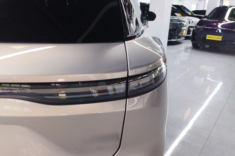 Used Nio ES8 2023 75 kWh Executive Edition Right Rear Taillight