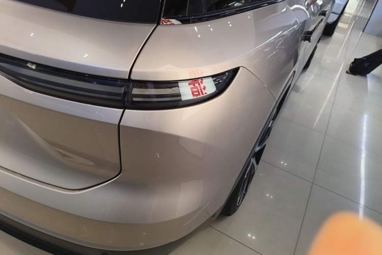 Used Nio ES8 2023 100kWh Signature Edition Right Rear Taillight