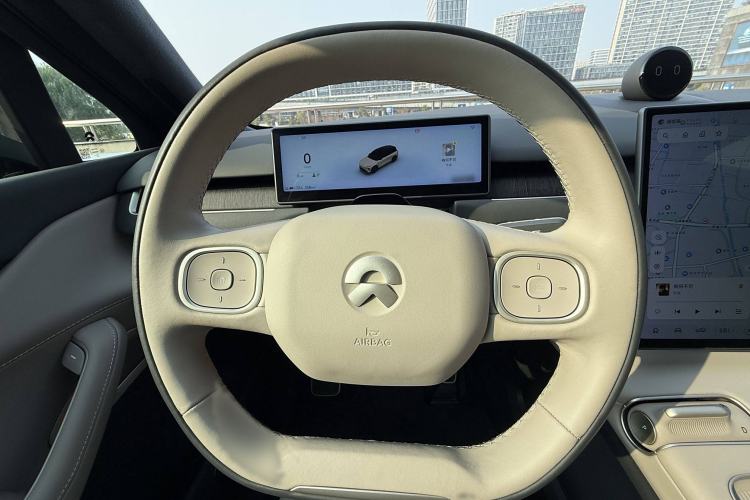Used Nio ES8 2023 75 kWh Executive Edition Steering Wheel