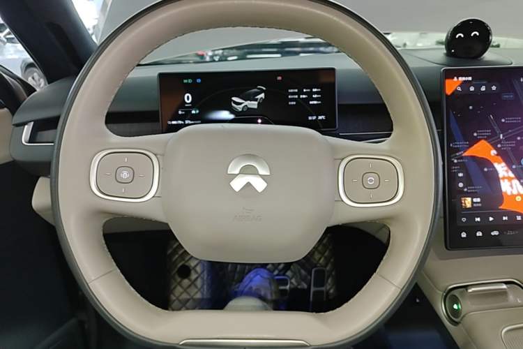 Used Nio ES8 2023 75 kWh Steering Wheel