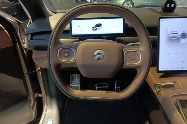 Used Nio ES8 2023 75 kWh Steering Wheel