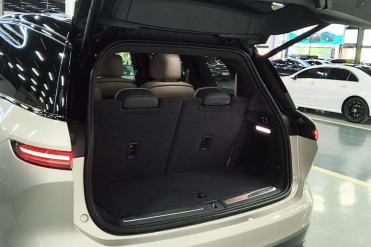 Used Nio ES8 2023 100kWh Signature Edition Trunk