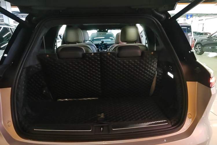 Used Nio ES8 2023 75 kWh Trunk
