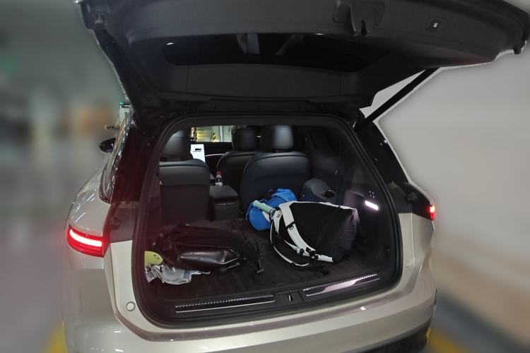 Used Nio ES8 2023 100kWh Signature Edition Trunk