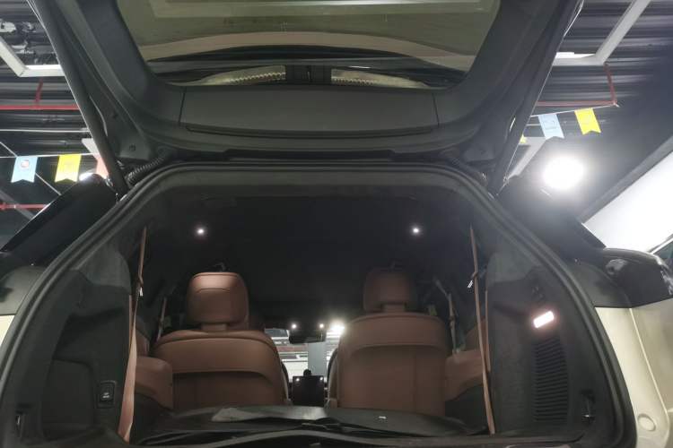 Used Nio ES8 2023 75 kWh Trunk