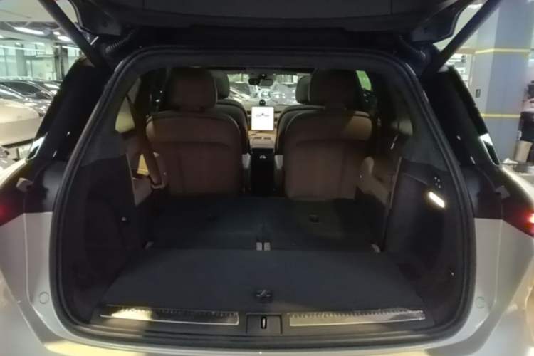 Used Nio ES8 2023 75 kWh Trunk