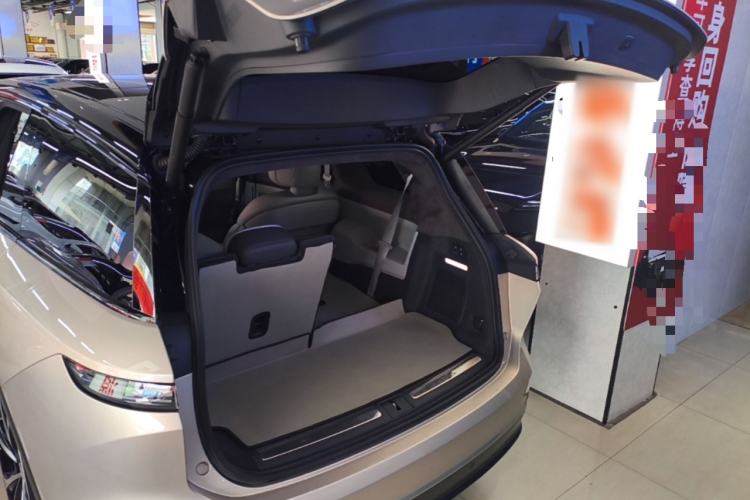 Used Nio ES8 2023 100kWh Signature Edition Trunk