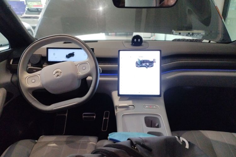 Used Nio ES8 2023 75 kWh Center Console