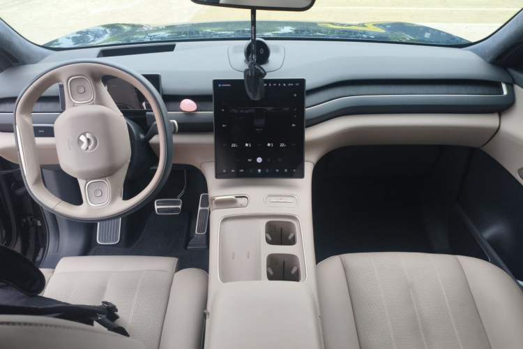 Used Nio ES8 2023 75 kWh Executive Edition Center Console