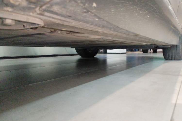 Used Nio ES8 2023 75 kWh Chassis Front Left
