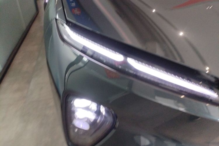 Used Nio ES8 2023 75 kWh Right Front Headlight