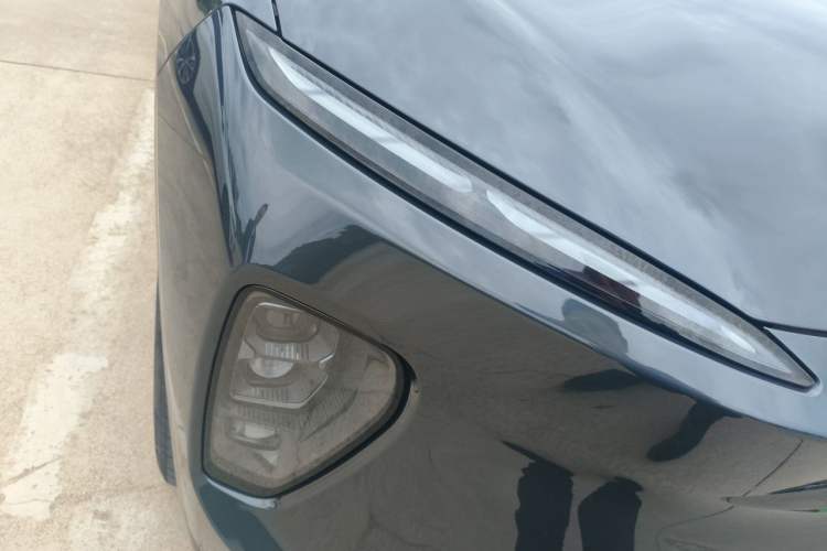 Used Nio ES8 2023 75 kWh Executive Edition Right Front Headlight