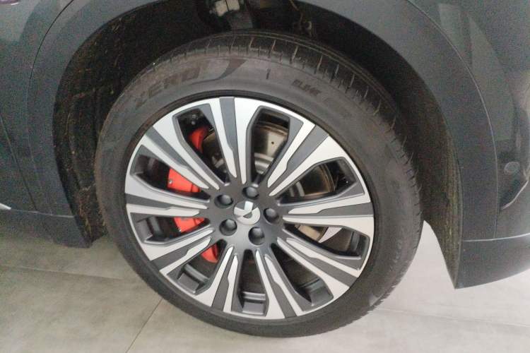 Used Nio ES8 2023 75 kWh Right Front Wheel Hub