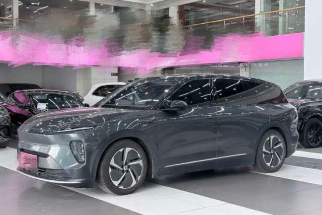 Nio ES8 2023 75 kWh مستعملة