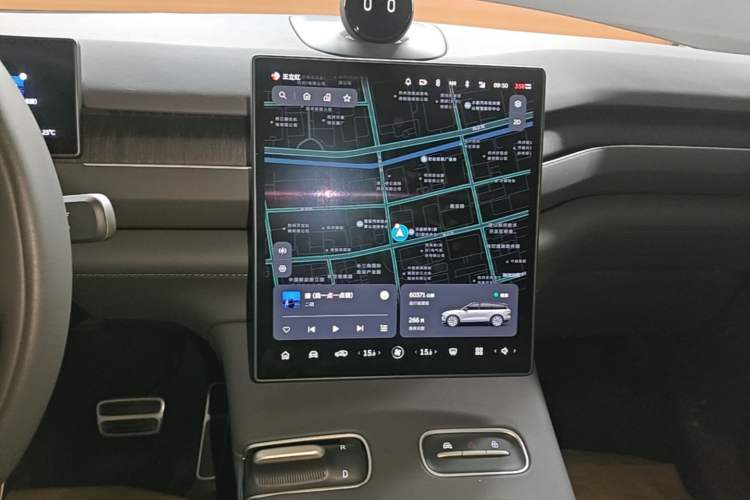 Used Nio ES8 2023 75 kWh Audio And AC Panel