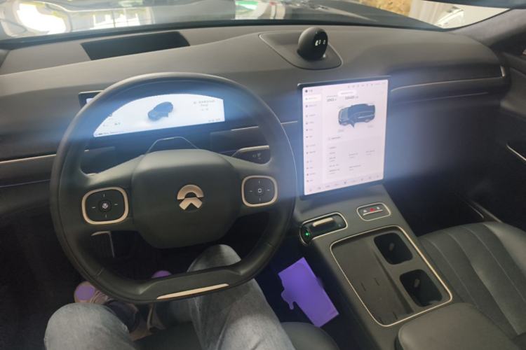 Used Nio ES8 2023 100kWh Signature Edition Center Console