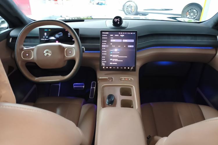 Used Nio ES8 2023 100kWh Signature Edition Center Console