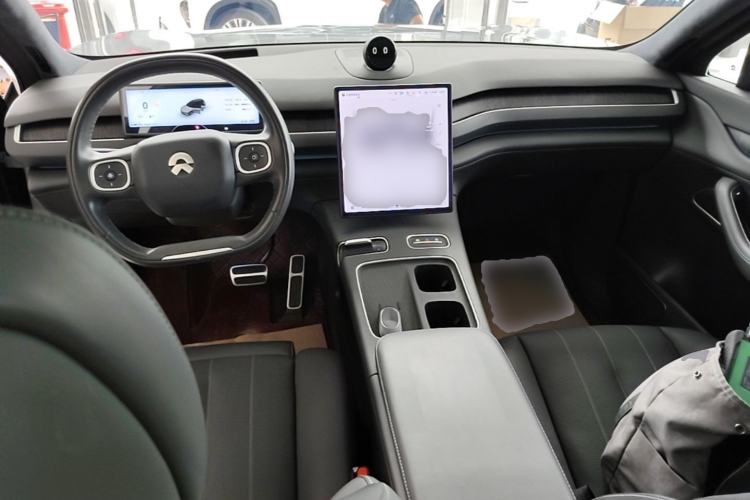 Used Nio ES8 2023 75 kWh Center Console