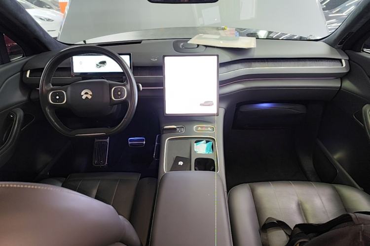 Used Nio ES8 2023 75 kWh Center Console